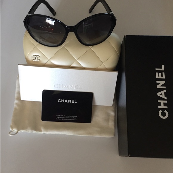 CHANEL Accessories - Chanel Collection Pearl Sunglasses Carry Case